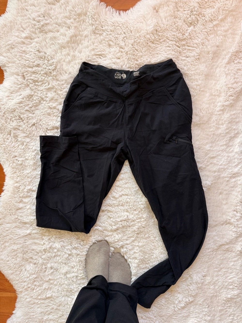 Mountain Hardwear Black Cropped Performance Pants